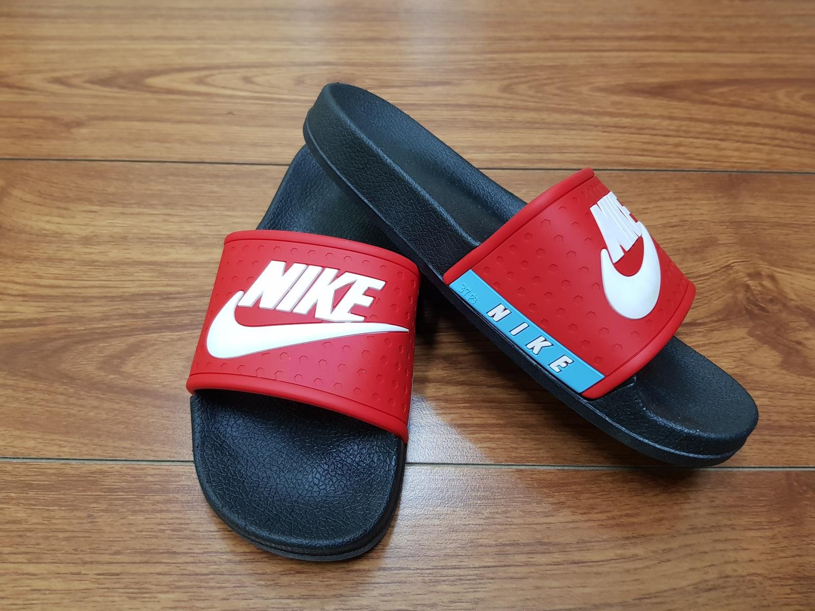 nike ladies slippers